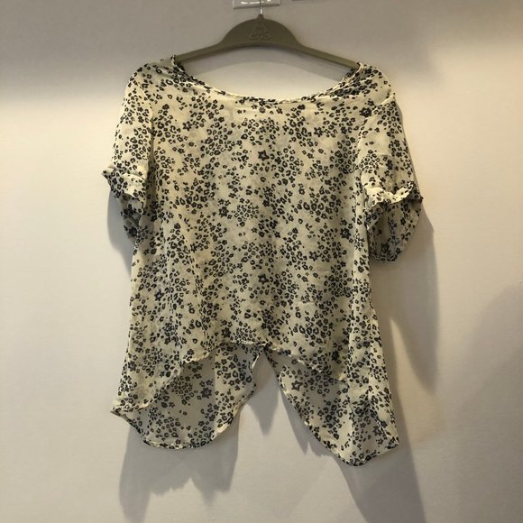 Chiffon floral tulip back blouse - Picture 2 of 3
